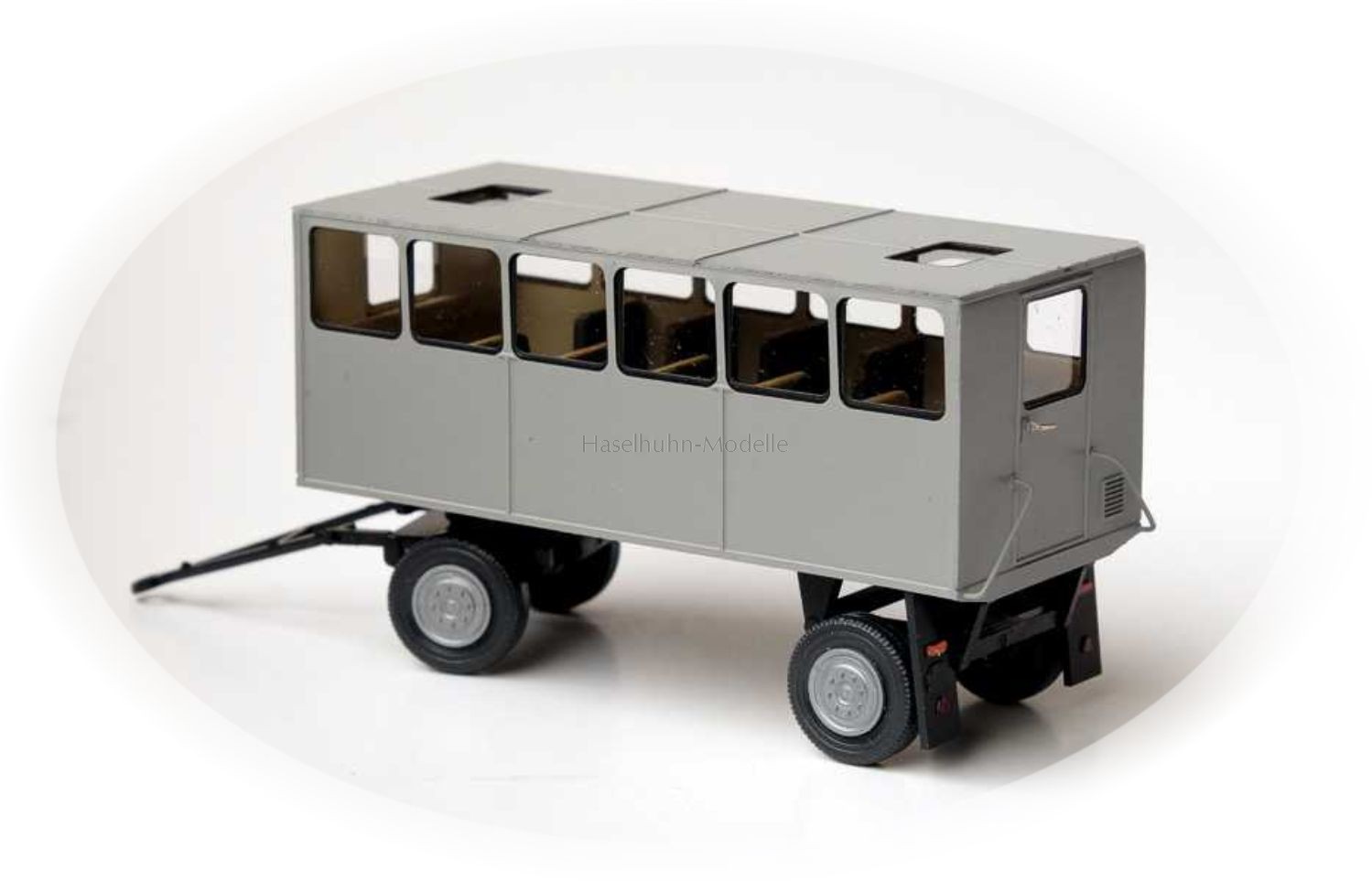 H310BS - Bausatz Anhänger für Personentransport / Leutewagen H0 - aufgebaut